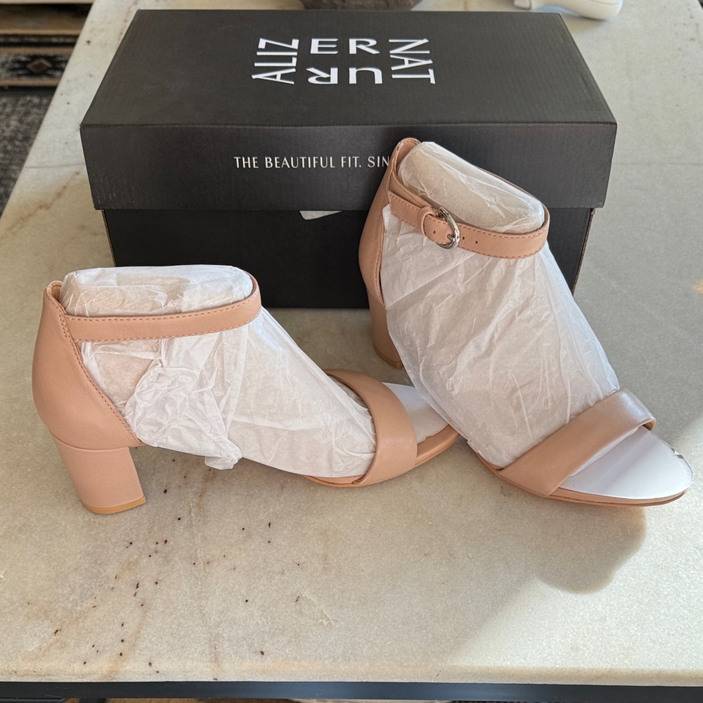 Naturalizer Women's Nude Block Heel Sandals color Opal size 6